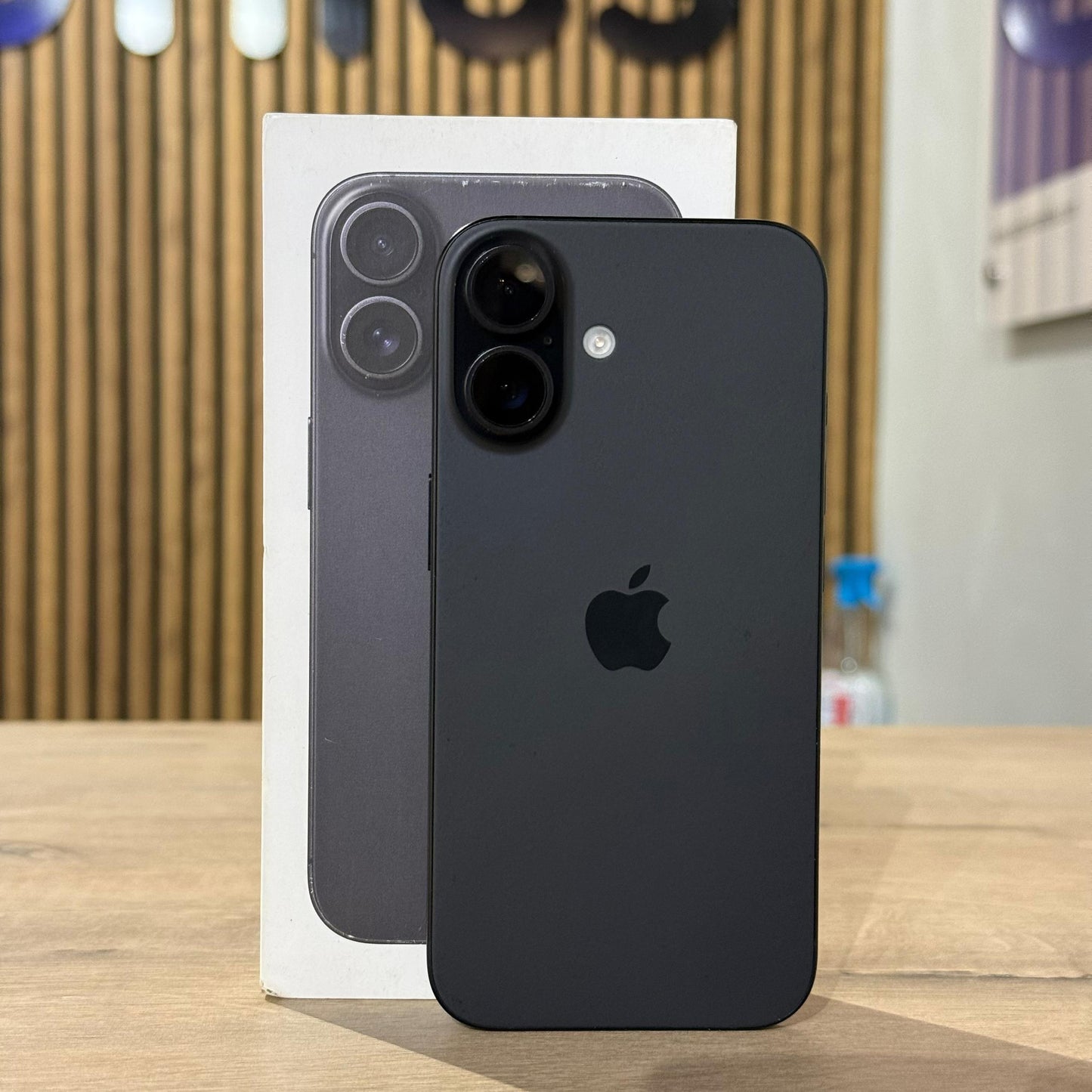 Used iPhone 16 128GB - Black