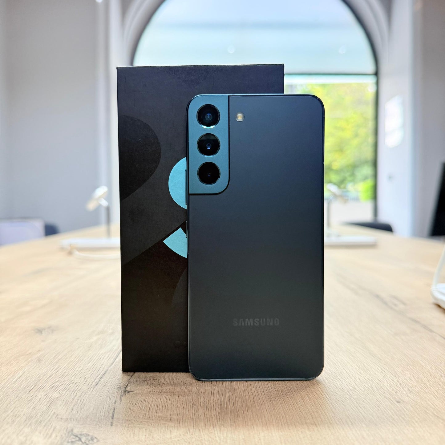 Used Samsung S22 - 256GB/ Green